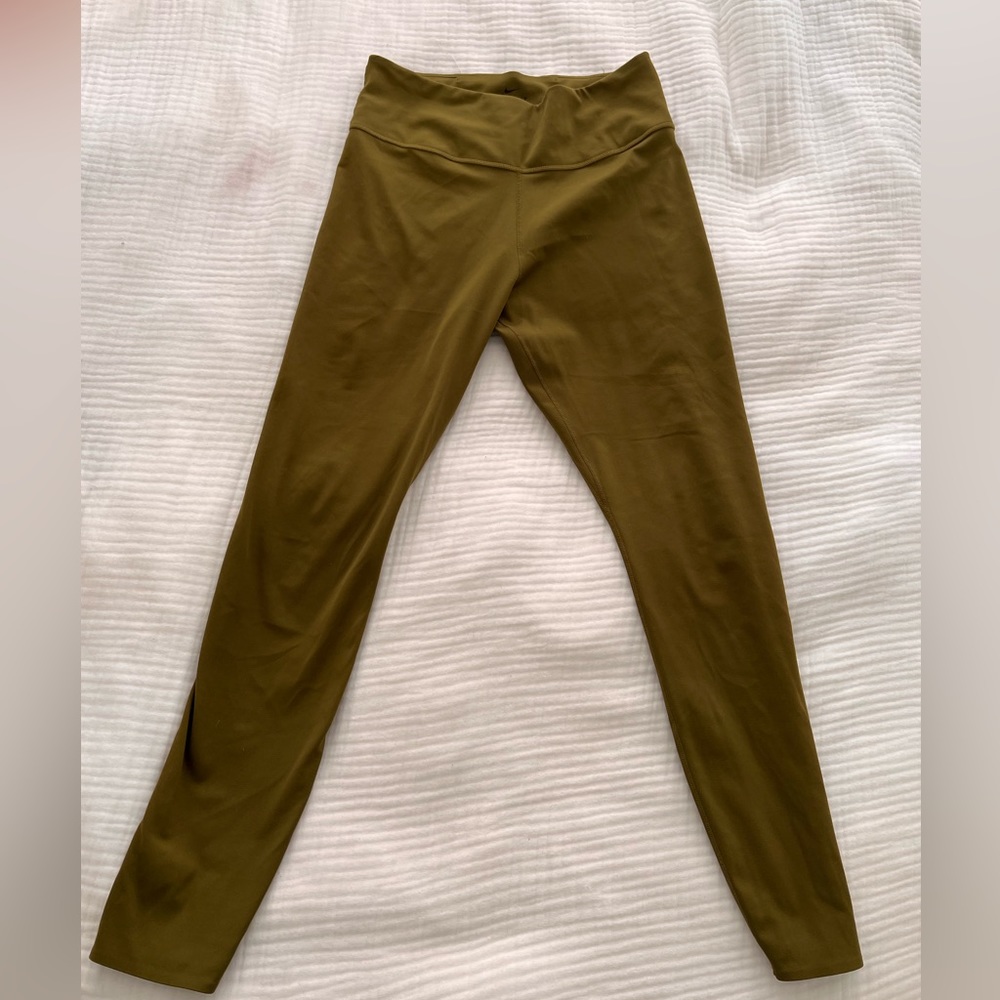 Nike dry fit tight size M